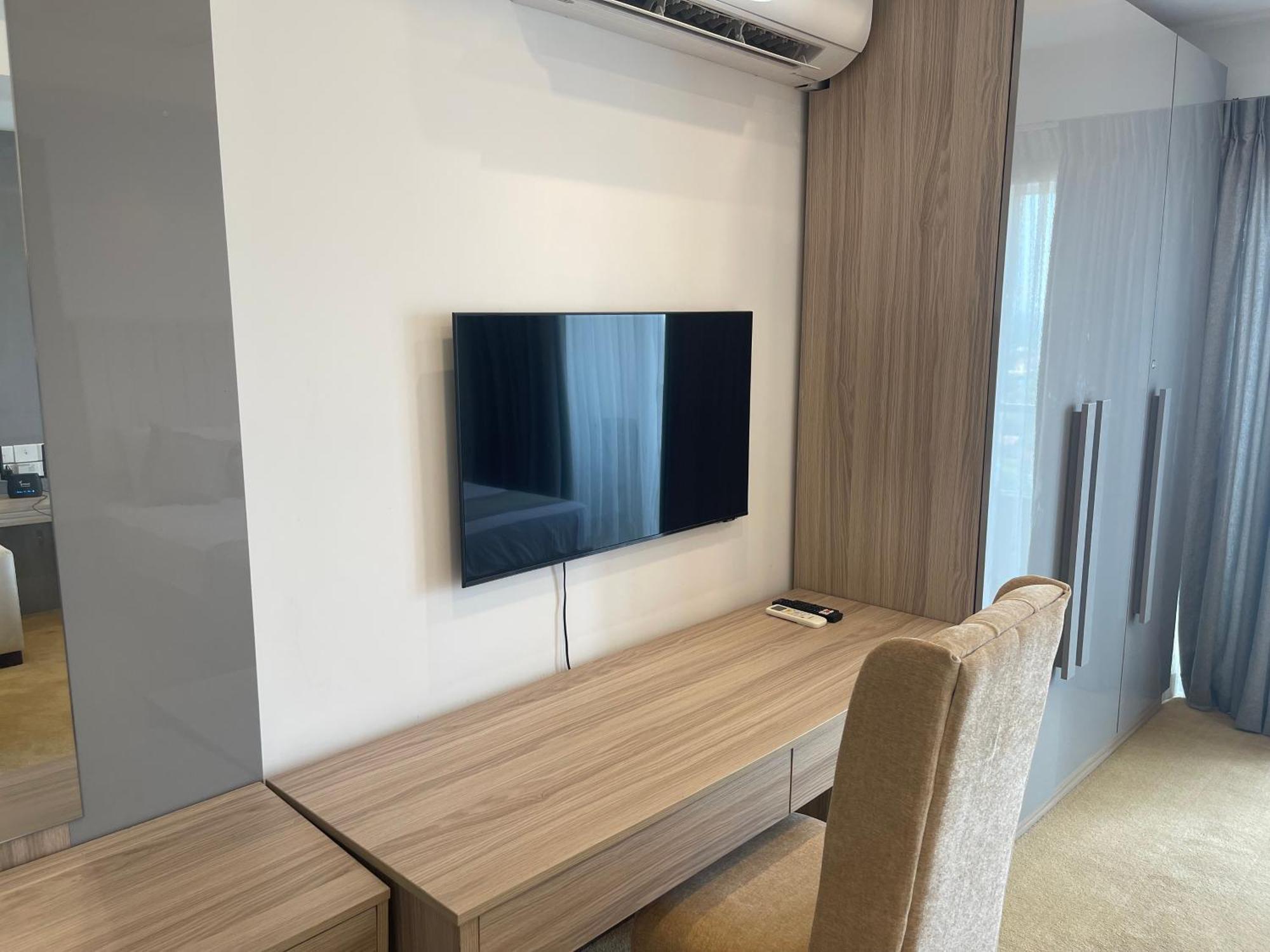 Ocean Breeze Sea View Luxury Apartments Negombo Exterior photo