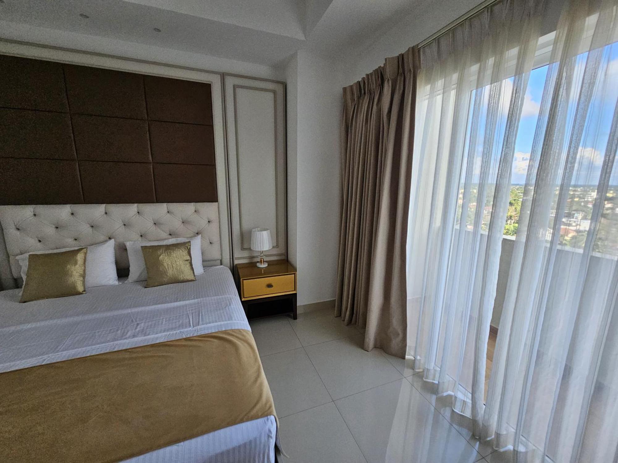 Ocean Breeze Sea View Luxury Apartments Negombo Exterior photo