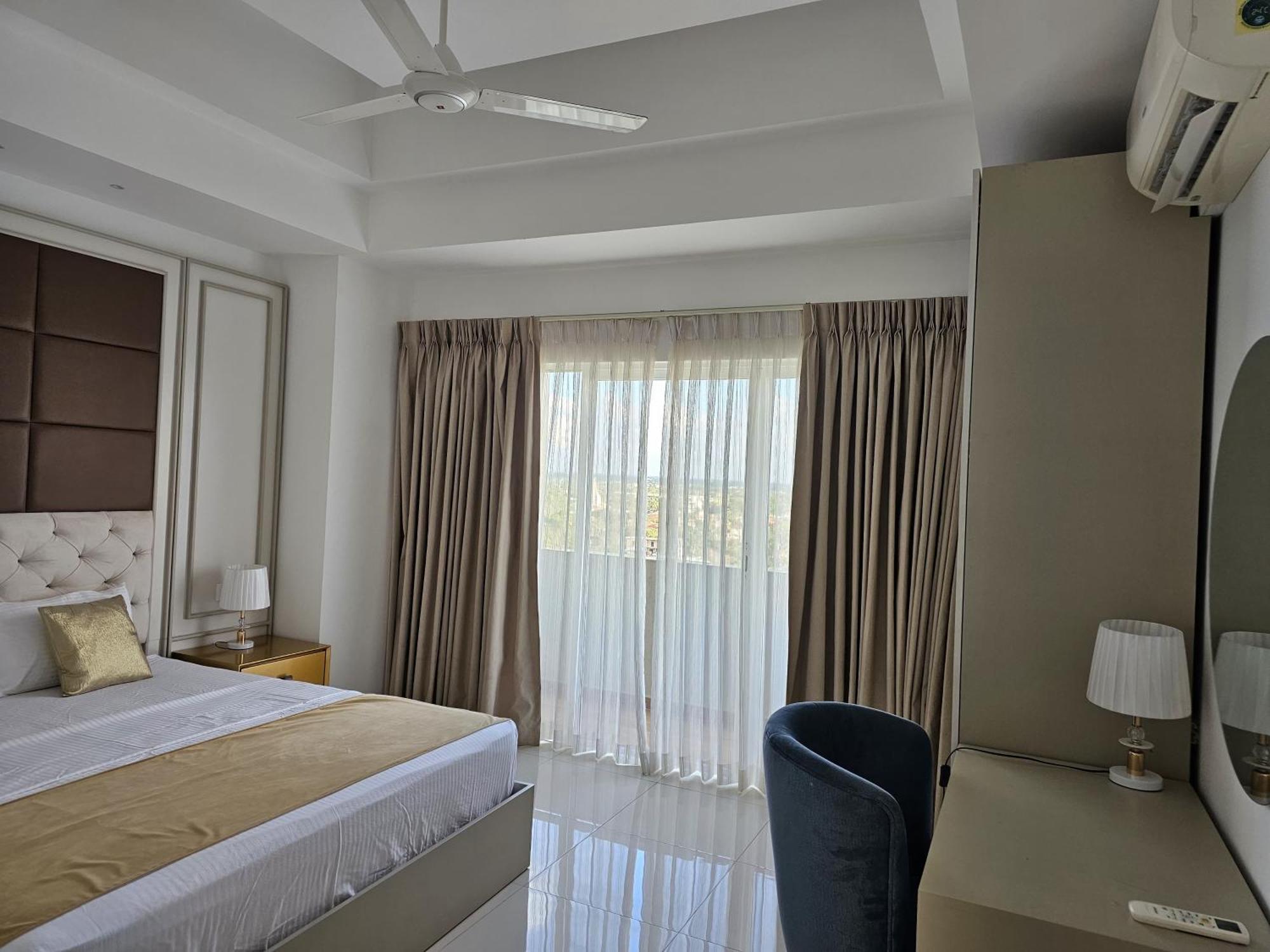 Ocean Breeze Sea View Luxury Apartments Negombo Exterior photo