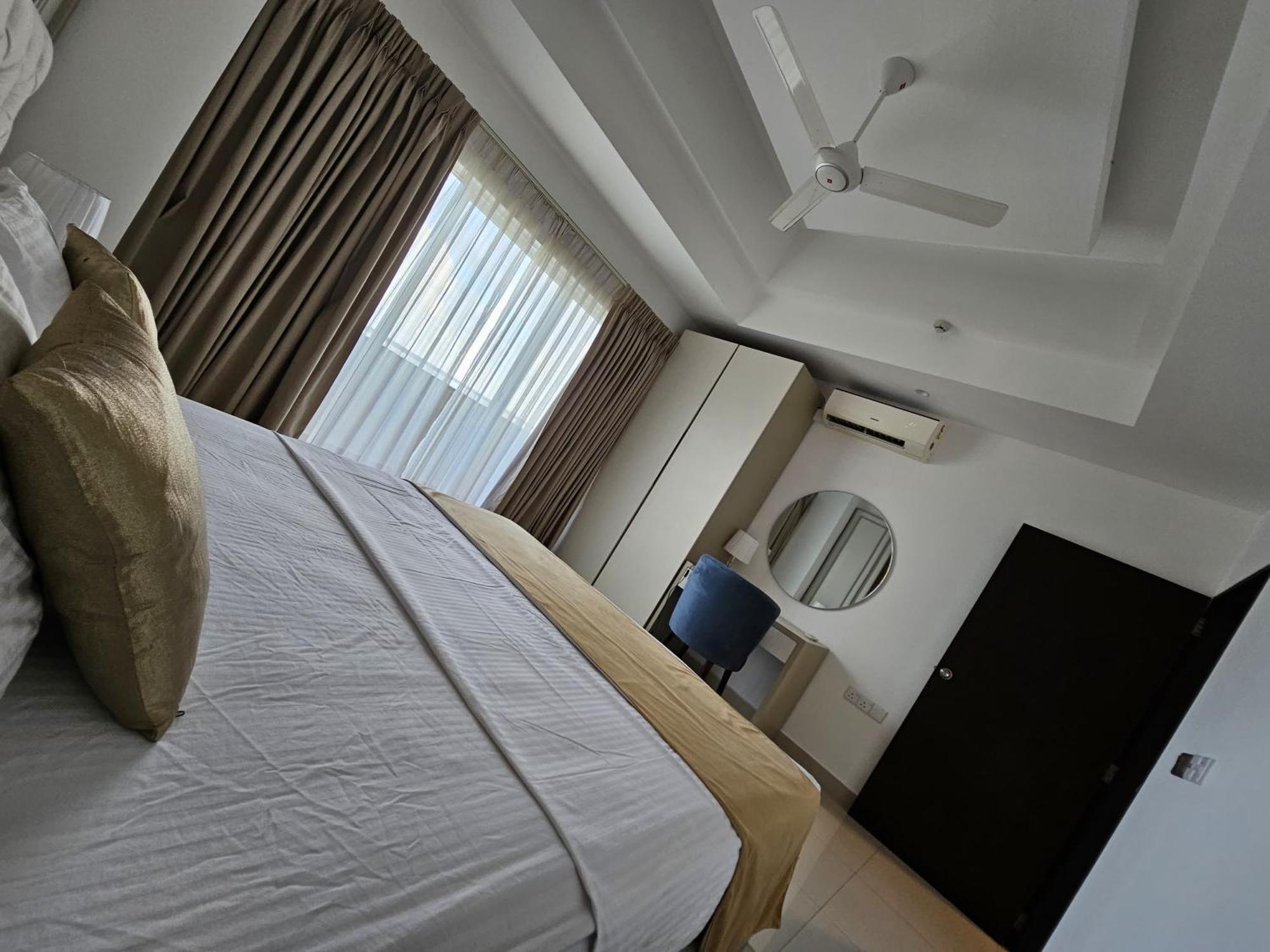 Ocean Breeze Sea View Luxury Apartments Negombo Exterior photo